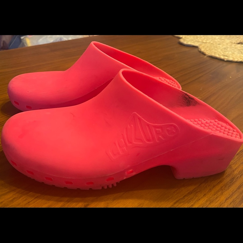 Calzuro hot pink clogs size 37-38